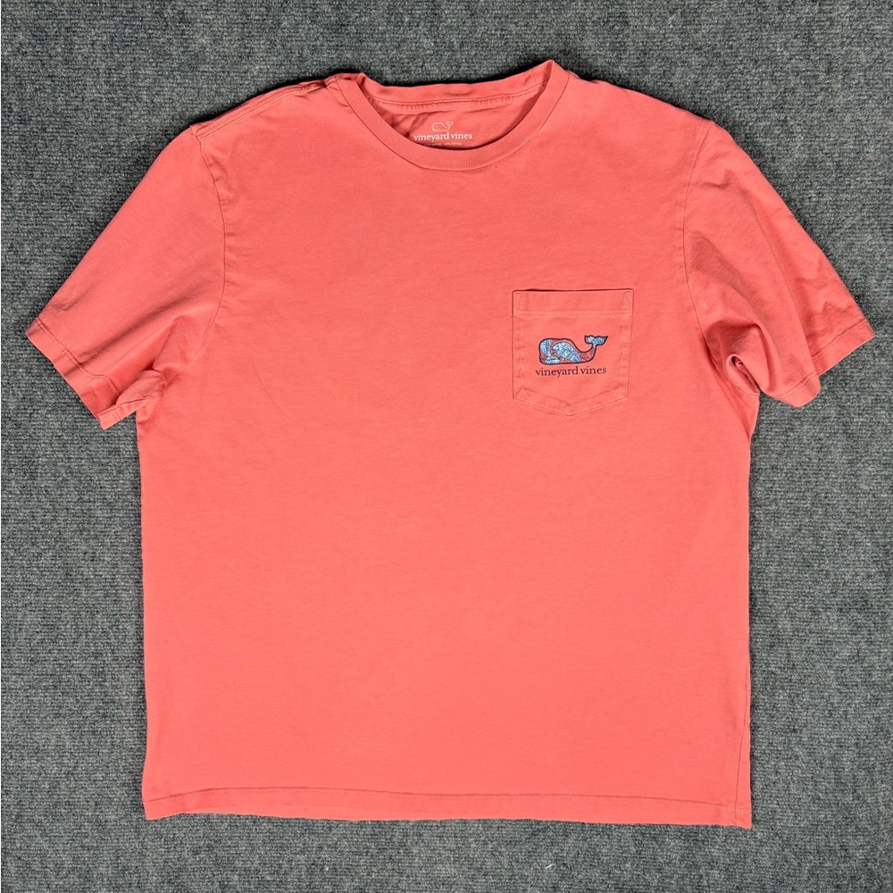 Vineyard Vines Coral Pocket T-Shirt Whale Logo Back Graphic 100% Cotton L - Picture 2 of 6